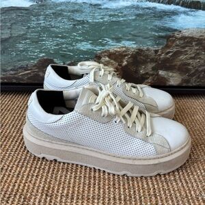P448 Aerial Woman’s Platform White Shoes Sneakers 39 US: 8.5-9